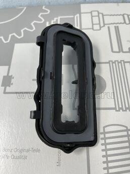 Уплотнитель петель задней двери,на кузове внутренний XZ8*